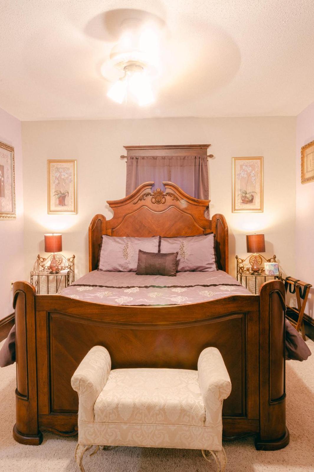The Wolf Manor Bed & Breakfast Ellinwood Exterior photo